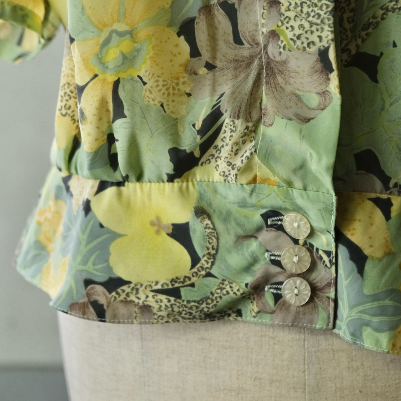 イエローフラワー×ヒョウ柄半袖ブラウスシャツ 花柄ユーロ古着 - 古着屋 sio