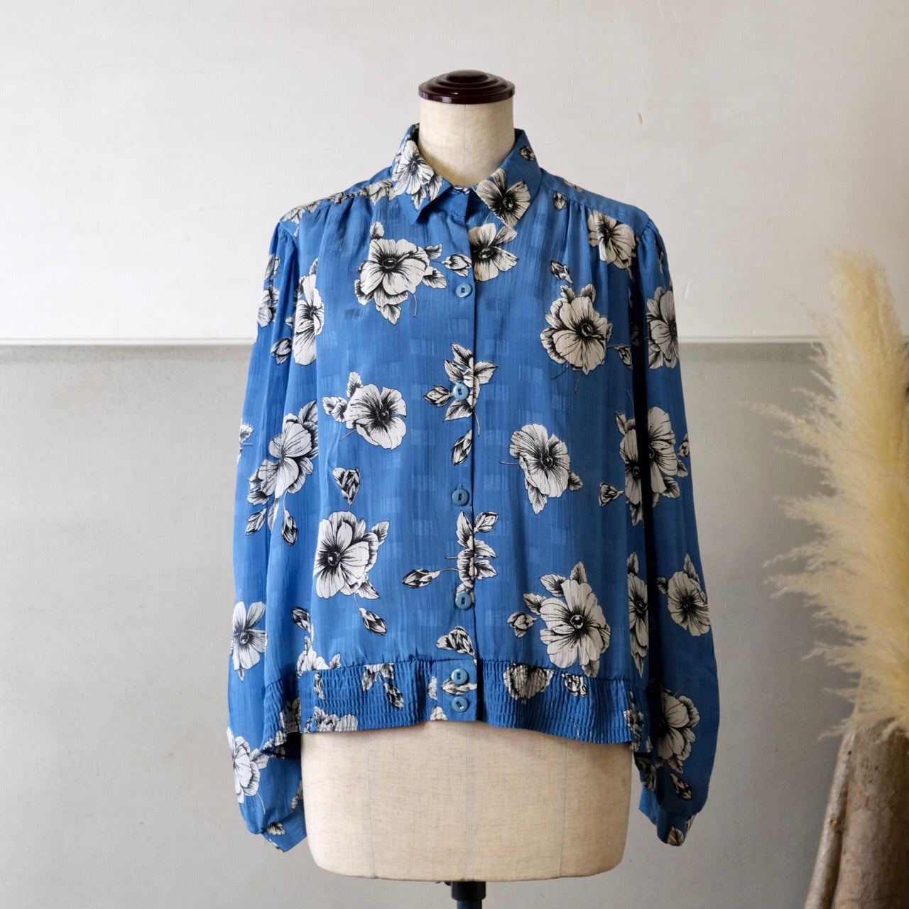 ヨーロッパ古着ブルーフラワーシャツブラウス - 古着屋 sio