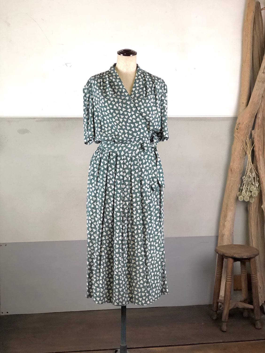 葉っぱ総柄アメリカンボタニカルワンピース(グリーン) - 古着屋 sio