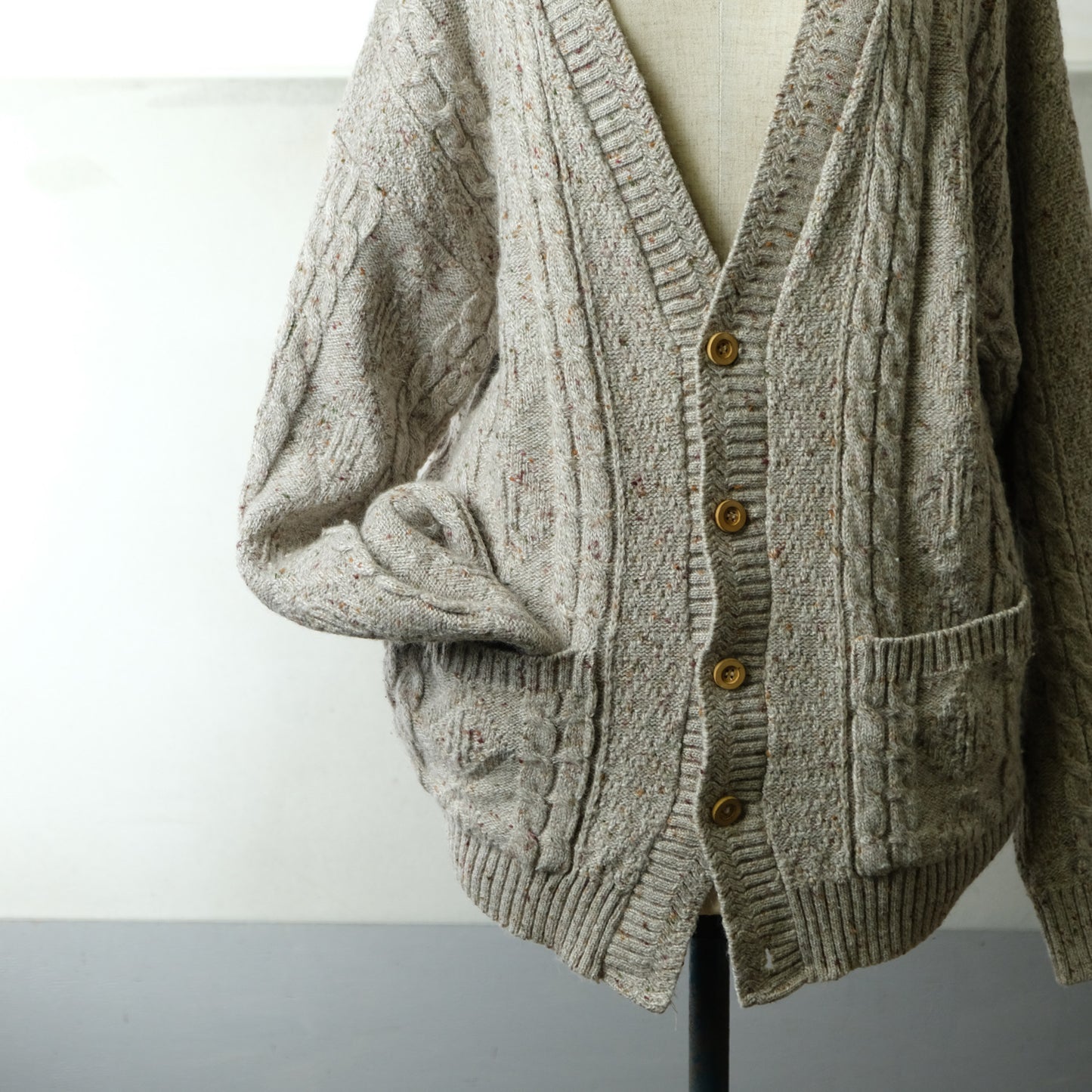 70sフランス古着 カラーネップ ケーブル編みニットカーディガン ウッドボタン - 古着屋 sio