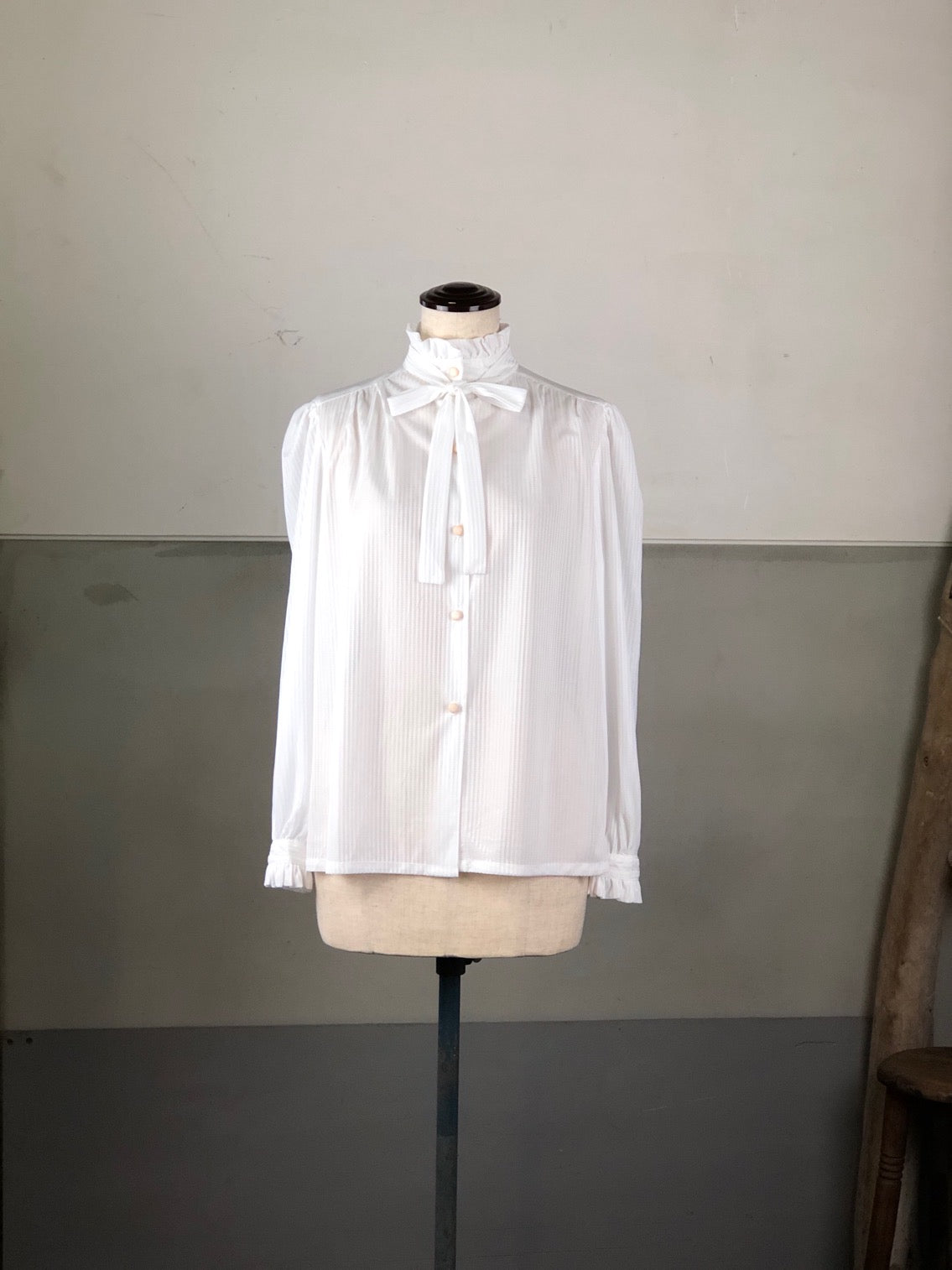 フランスヴィンテージ リボン スタンドカラーブラウス(ホワイト) - 古着屋 sio